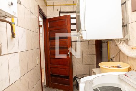 Casa à venda com 243m², 3 quartos e 2 vagas Casa à venda com 243m², 3 quartos e 2 vagasÁrea de serviço