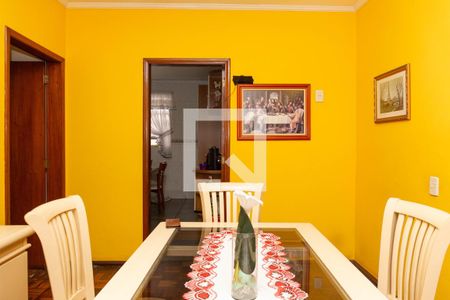 Casa à venda com 243m², 3 quartos e 2 vagas Casa à venda com 243m², 3 quartos e 2 vagasSala de jantar