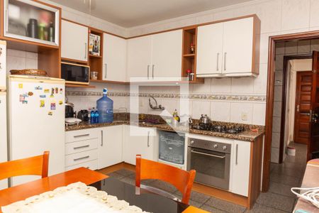 Casa à venda com 243m², 3 quartos e 2 vagas Casa à venda com 243m², 3 quartos e 2 vagasCozinha