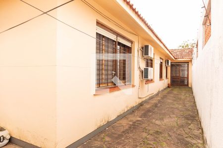 Casa à venda com 243m², 3 quartos e 2 vagas Casa à venda com 243m², 3 quartos e 2 vagasÁrea externa