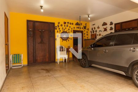 Casa à venda com 243m², 3 quartos e 2 vagas Casa à venda com 243m², 3 quartos e 2 vagasGaragem