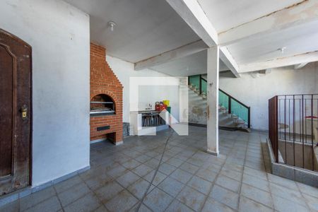Casa à venda com 350m², 4 quartos e 2 vagas Casa à venda com 350m², 4 quartos e 2 vagasÁrea comum