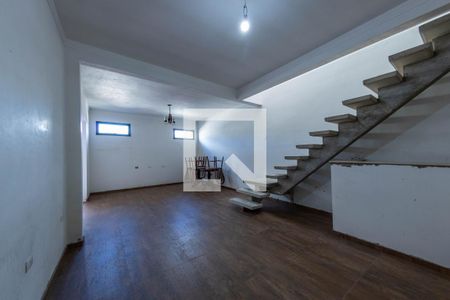 Casa à venda com 350m², 4 quartos e 2 vagas Casa à venda com 350m², 4 quartos e 2 vagasÁrea comum