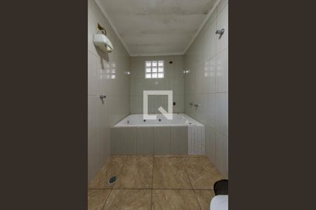 Casa à venda com 350m², 4 quartos e 2 vagas Casa à venda com 350m², 4 quartos e 2 vagasBanheiro