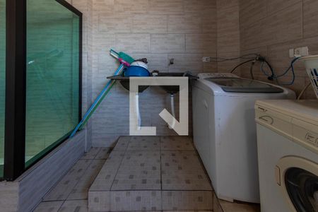 Casa à venda com 350m², 4 quartos e 2 vagas Casa à venda com 350m², 4 quartos e 2 vagasÁrea de Serviço