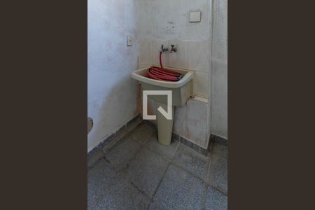 Casa à venda com 350m², 4 quartos e 2 vagas Casa à venda com 350m², 4 quartos e 2 vagasÁrea de Serviço