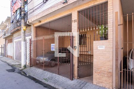 Casa à venda com 350m², 4 quartos e 2 vagas Casa à venda com 350m², 4 quartos e 2 vagasEntrada