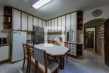Casa à venda com 350m², 4 quartos e 2 vagas Casa à venda com 350m², 4 quartos e 2 vagasCozinha