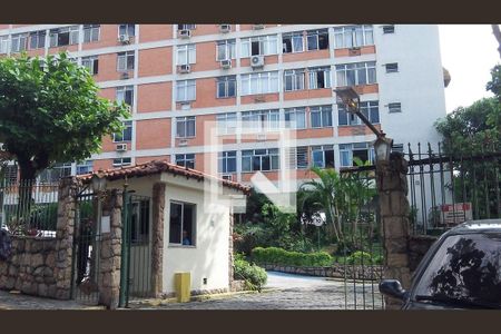 Apartamento à venda com 64m², 2 quartos e 1 vagaPortaria