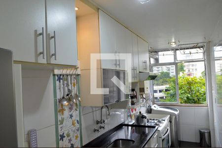 Apartamento à venda com 64m², 2 quartos e 1 vagaCozinha