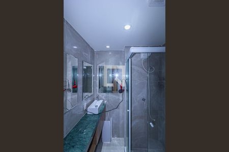 Banheiro de apartamento para alugar com 1 quarto, 24m² em Bela Vista, São Paulo