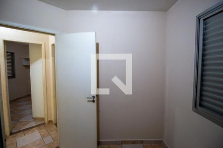 Quarto 1 de apartamento para alugar com 3 quartos, 74m² em Vila Regina, São Paulo