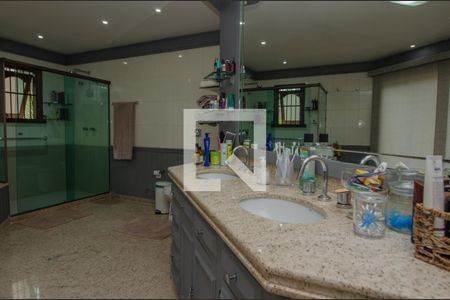 Casa de condomínio à venda com 1180m², 4 quartos e 3 vagasBanheiro da Suíte 4