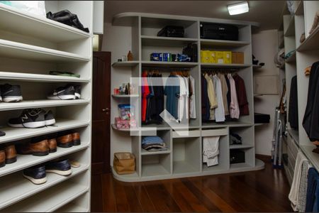 Casa de condomínio à venda com 1180m², 4 quartos e 3 vagasCloset da suite 4