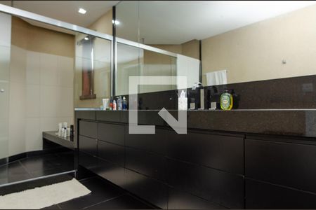 Casa de condomínio à venda com 1180m², 4 quartos e 3 vagasBanheiro da Suíte 1