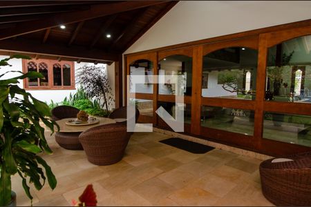 Casa de condomínio à venda com 1180m², 4 quartos e 3 vagasVaranda