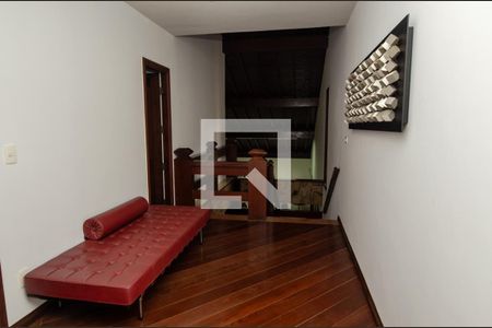 Casa de condomínio à venda com 1180m², 4 quartos e 3 vagasCorredor