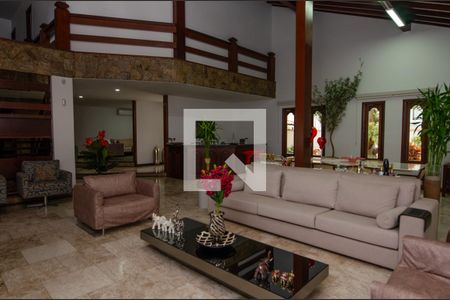 Sala de estar de casa de condomínio à venda com 4 quartos, 1180m² em Barra da Tijuca, Rio de Janeiro