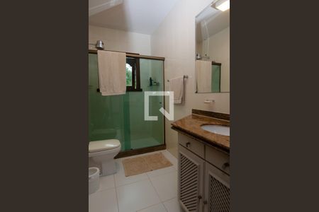 Casa de condomínio à venda com 1180m², 4 quartos e 3 vagasBanheiro da Suíte 2