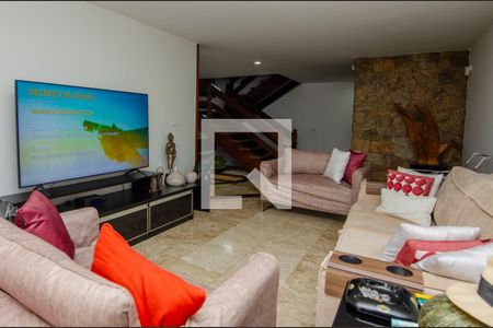 Casa de condomínio à venda com 1180m², 4 quartos e 3 vagasSala de TV