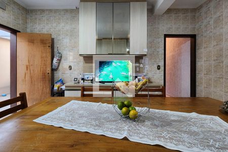 Casa à venda com 272m², 5 quartos e 8 vagas Casa à venda com 272m², 5 quartos e 8 vagasCozinha