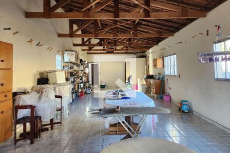 Casa à venda com 272m², 5 quartos e 8 vagas Casa à venda com 272m², 5 quartos e 8 vagasSalão de Festas