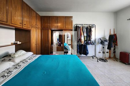 Casa à venda com 272m², 5 quartos e 8 vagas Casa à venda com 272m², 5 quartos e 8 vagasSuíte