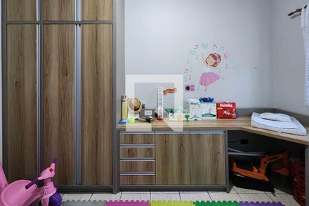 Casa à venda com 272m², 5 quartos e 8 vagas Casa à venda com 272m², 5 quartos e 8 vagasQuarto 2