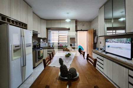 Casa à venda com 272m², 5 quartos e 8 vagas Casa à venda com 272m², 5 quartos e 8 vagasCozinha