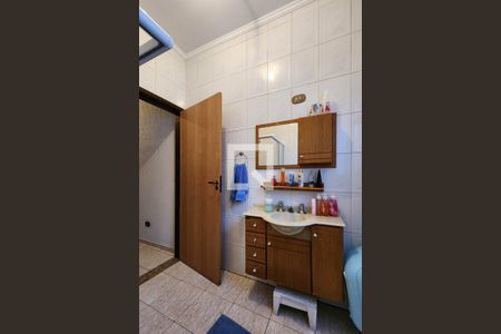 Casa à venda com 272m², 5 quartos e 8 vagas Casa à venda com 272m², 5 quartos e 8 vagasBanheiro