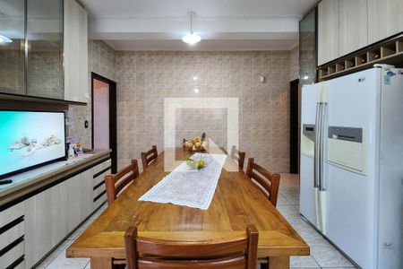 Casa à venda com 272m², 5 quartos e 8 vagas Casa à venda com 272m², 5 quartos e 8 vagasCozinha