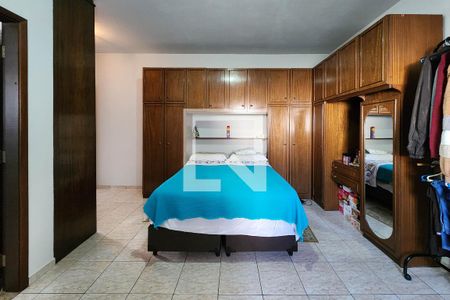 Casa à venda com 272m², 5 quartos e 8 vagas Casa à venda com 272m², 5 quartos e 8 vagasSuíte