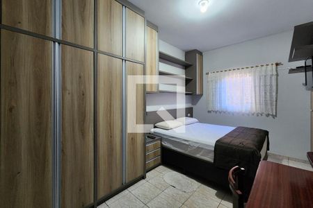 Casa à venda com 272m², 5 quartos e 8 vagas Casa à venda com 272m², 5 quartos e 8 vagasQuarto 4