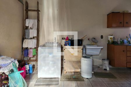 Casa à venda com 272m², 5 quartos e 8 vagas Casa à venda com 272m², 5 quartos e 8 vagasÁrea de Serviço