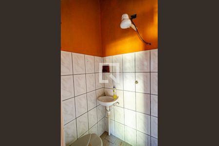 Banheiro Social de casa para alugar com 1 quarto, 138m² em Vila Fachini, São Paulo