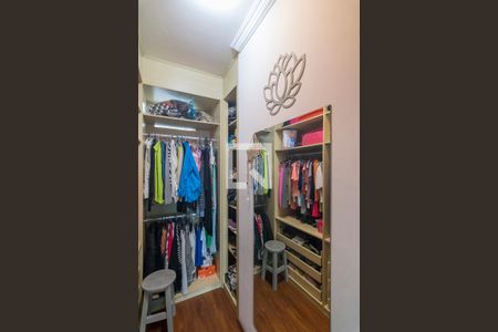 Casa à venda com 202m², 4 quartos e 3 vagasCloset da Suíte