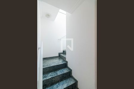 Escada de casa à venda com 3 quartos, 202m² em Vila Scarpelli, Santo André