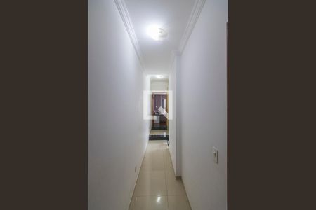 Corredor de casa à venda com 3 quartos, 202m² em Vila Scarpelli, Santo André