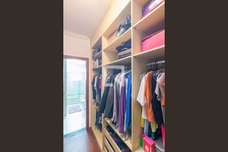 Casa à venda com 202m², 4 quartos e 3 vagasCloset da Suíte