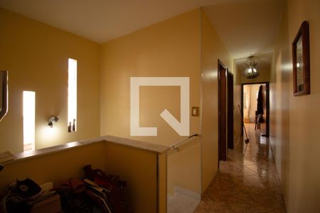 Casa à venda com 90m², 4 quartos e 3 vagasCorredor