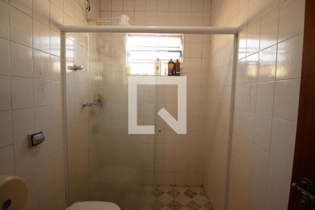 Casa à venda com 90m², 4 quartos e 3 vagasBanheiro 1