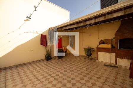 Casa à venda com 90m², 4 quartos e 3 vagasQuintal