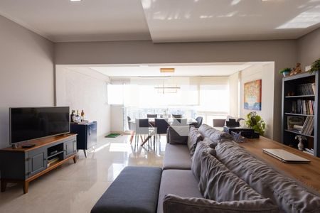 Apartamento à venda com 94m², 2 quartos e 2 vagasSala