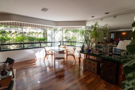 Apartamento à venda com 3 quartos, 230m² em Paineiras do Morumbi, São Paulo