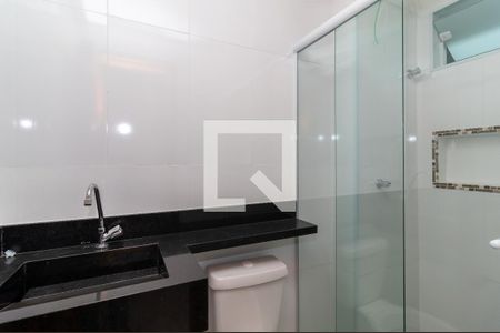 Banheiro de apartamento à venda com 1 quarto, 33m² em Vila Roque, São Paulo