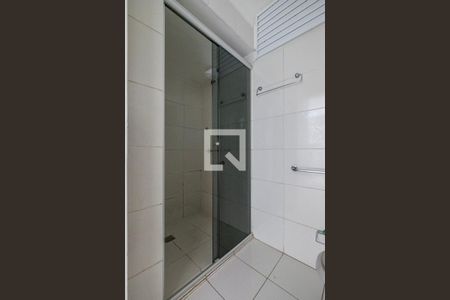 Banheiro de kitnet/studio para alugar com 1 quarto, 30m² em Centro, São Paulo