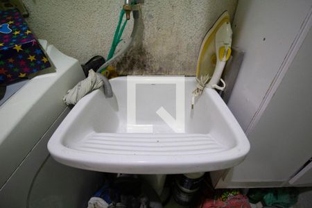 Casa de condomínio à venda com 68m², 2 quartos e 1 vagaÁrea de Serviço