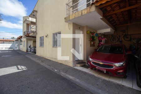 Casa de condomínio à venda com 68m², 2 quartos e 1 vagaFachada