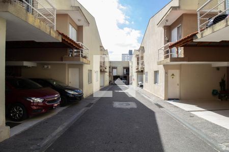 Casa de condomínio à venda com 68m², 2 quartos e 1 vagaÁrea comum