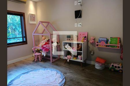 Casa à venda com 275m², 5 quartos e 2 vagas